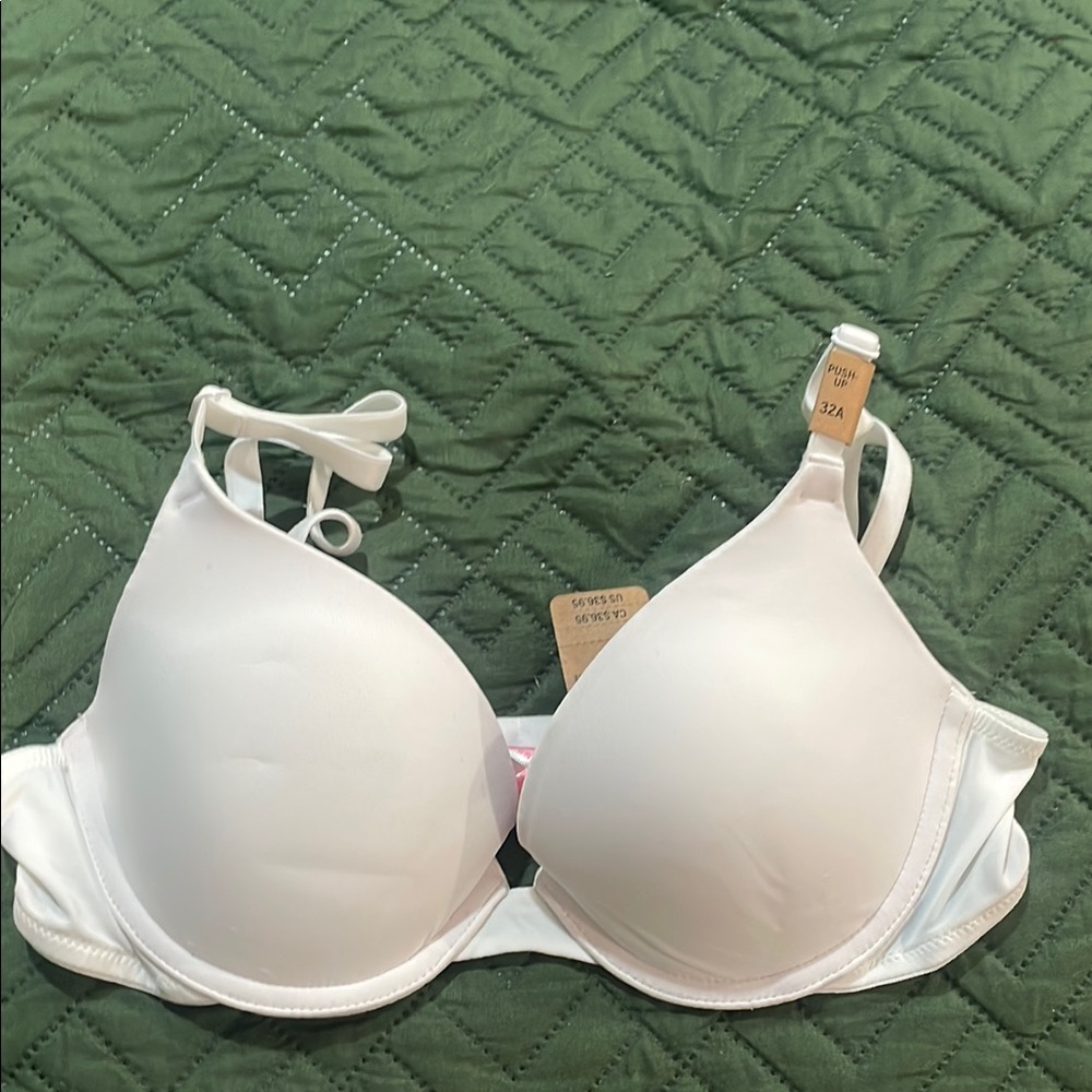 NWT Pink by Victoria’s Secret Elegant White Push-Up Bra